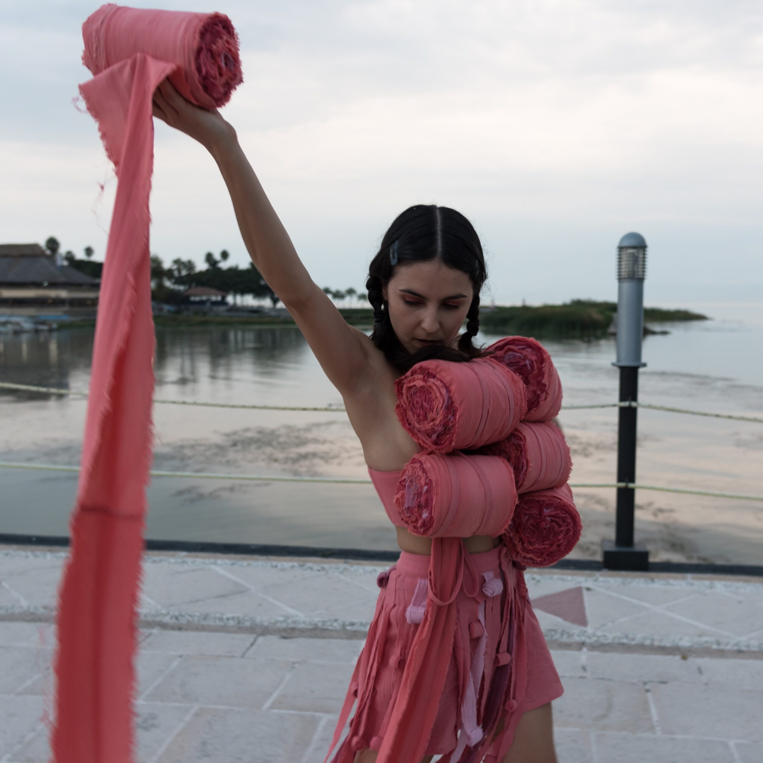 Kiyo Gutierrez performance about river pollution. Fabric dyed by Matchi, dyed with Brazilianwood Photo by Pistor Orendain