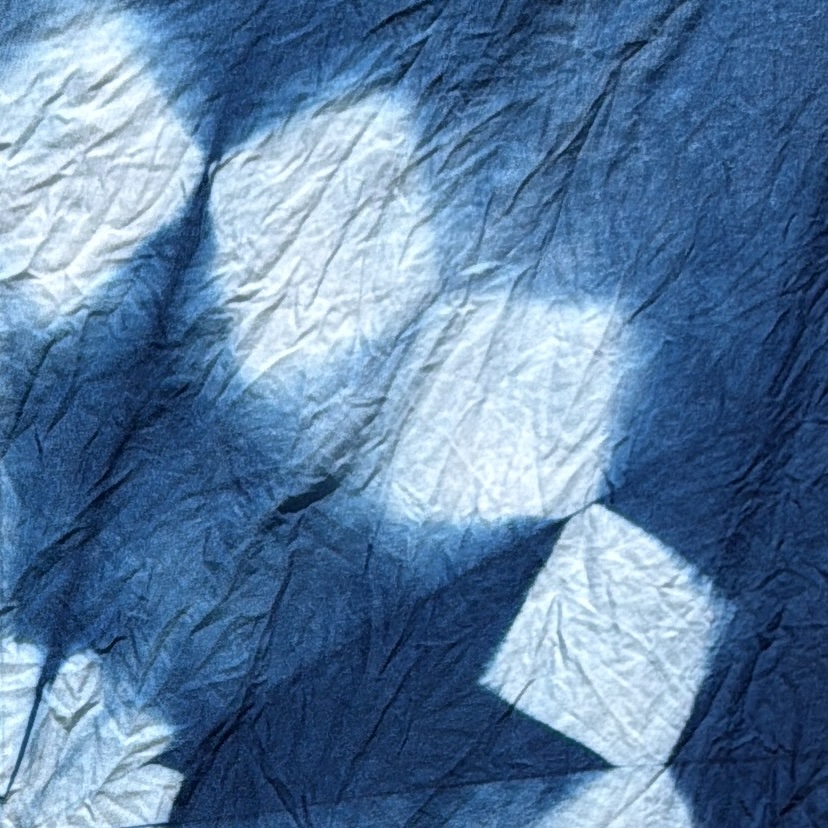 itajime shibori geometrical shape dyed with american Indigo from Niltepec, Oaxaca